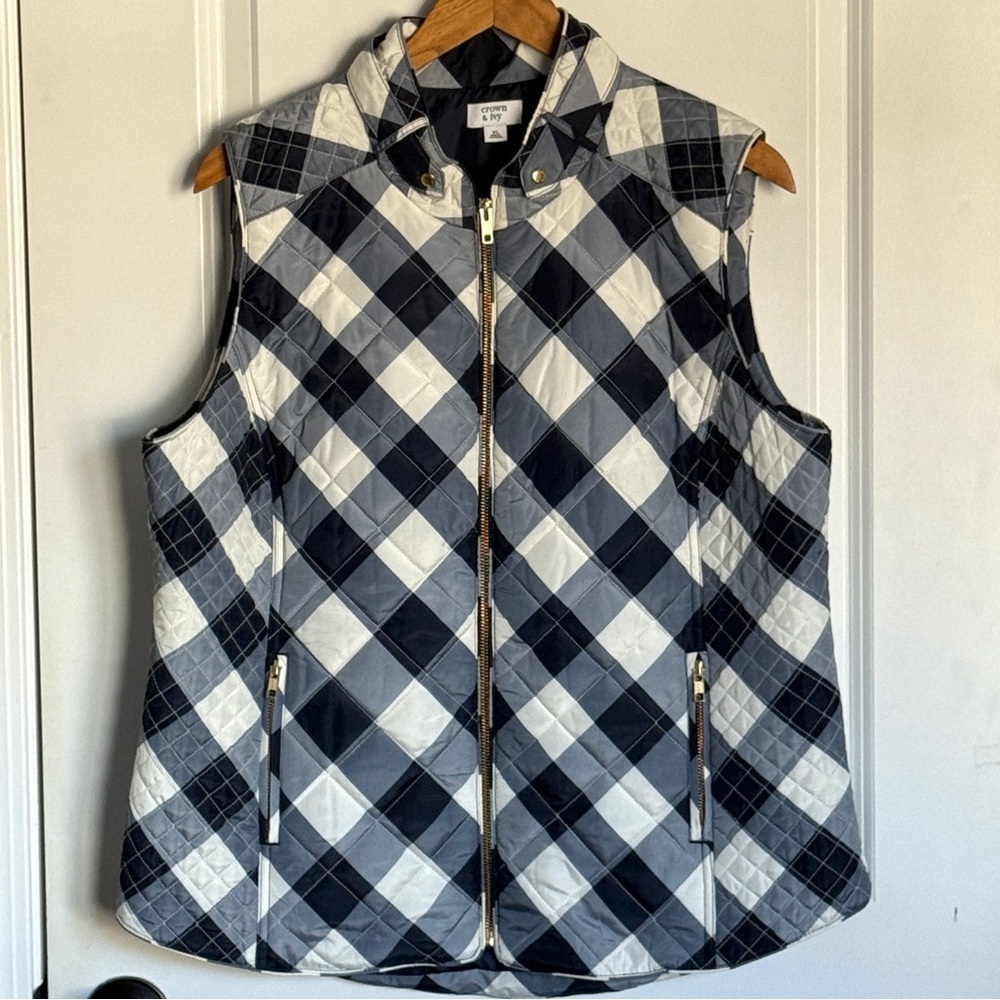 Crown & Ivy Quilted Puffer Vest Plaid Navy and White Checkered Vest Size XL